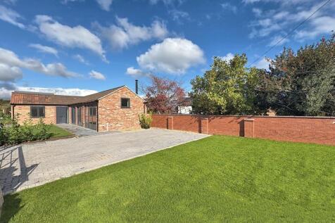 Front Garden &amp; Driveway