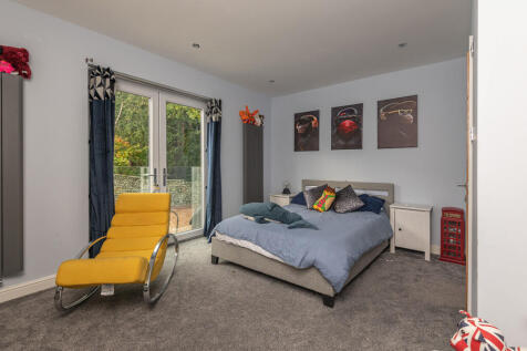 42 - 10 Bradfield...