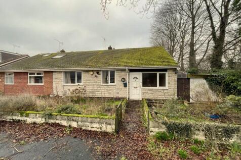 Ernald Gardens - Front of Property