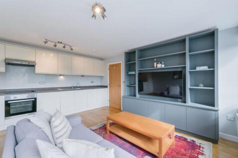 Open plan kitchen/lounge
