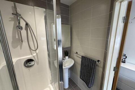 Lord Tennyson // 2 Bed & 2 Bath // Ensuites // JULY 2027 photo 3