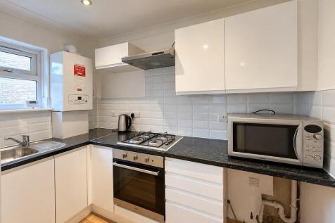 boston-manor-kitchen.jpg