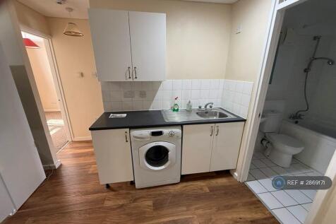 Lounge/Kitchen &amp; Washing Machine