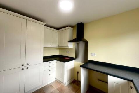Kitchen 2.jpg