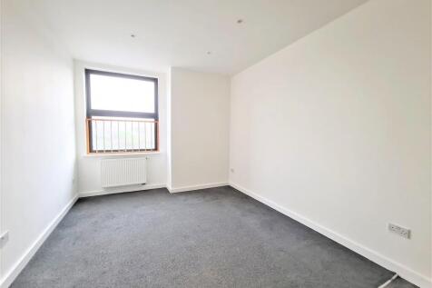 North Circular Road, London photo 3
