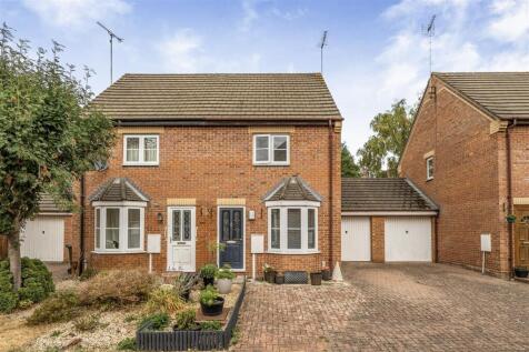 17 Hunt Close, Towcester (3).jpg
