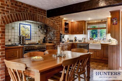 97995_Paddock House Swincar Avenue Yeadon  (5) - C