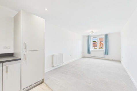 Elm Drive, Woodley photo 3