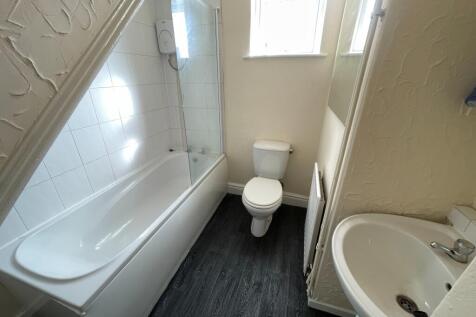 Market Street, Heanor, DE75 photo 4