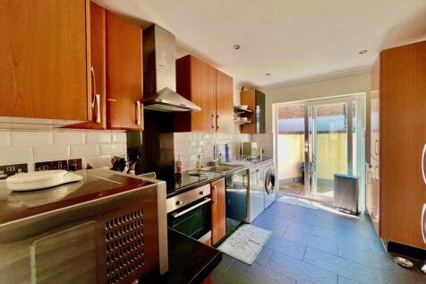 Kitchen 1.jpg