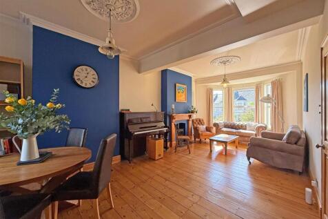 Stuart Road 98 - Lounge FP.jpg