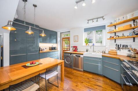 Kitchen / Breakfast Room