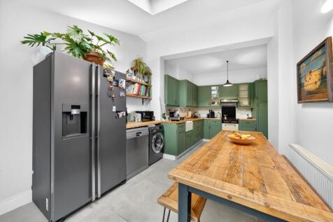 Kitchen &amp; Dining Area