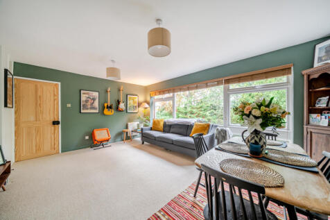Sitting/Dining Room
