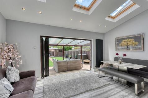 51 Sedgley Road-Living Room (4).jpg