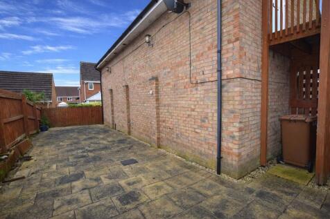 12 Arrow Ct garde...