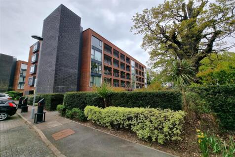 EXTERIOR  SIDE VIEW: