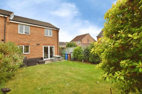 26841eb2-rear 20garden 20house.JPG