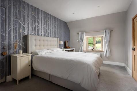 64 - 9-10 Sherborne - GL54 3DU - Web.jpg