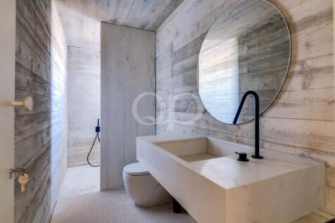 Modern Villa with Ocean Views49