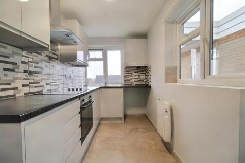 2 Kitchen.jpg