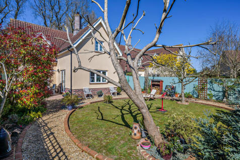 8643242-exterior0...