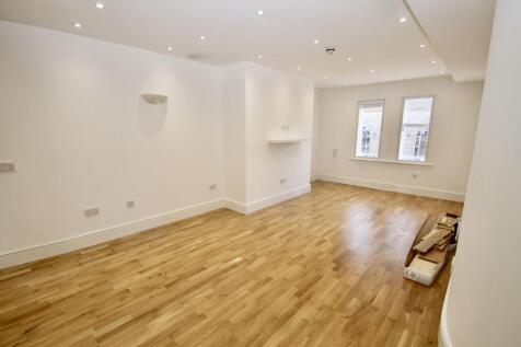 Flat 2,1 Sadler Street, Wells, Somerset photo 3