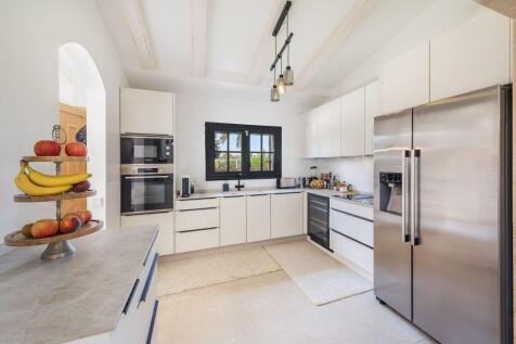 18 - Finca Binissale