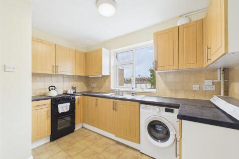 Gordon Road, Corringham, SS17 photo 3