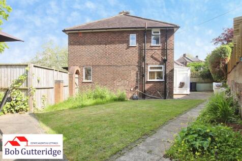 ENCLOSED REAR GARDEN