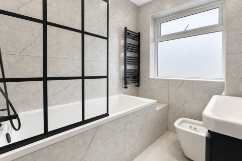 Wellwood Road, Ilford, Essex, IG3 photo 3