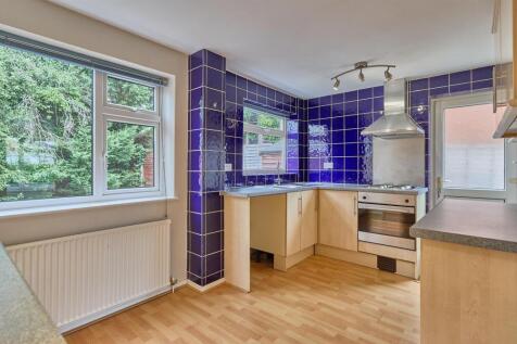 Kenmore Dr Hinckley_2.jpg
