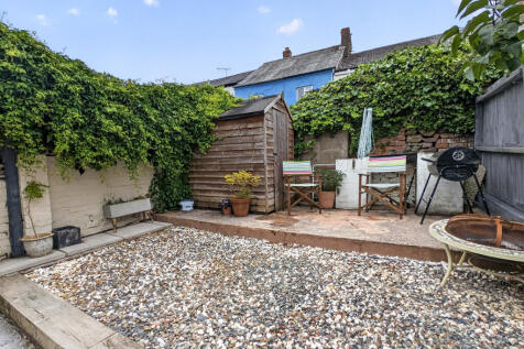 Enclosed Low Maintenance Garden