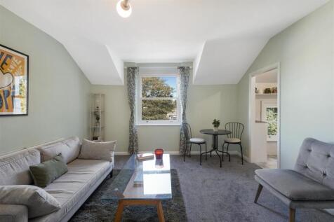 Flat 7 102 The Grove London W5 3SH - 005.jpg