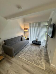 1 bed end terrace to rent Trinity Close, Stratfor