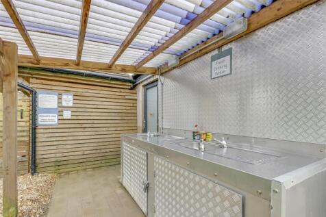 Outdoor Kitchen Facilities