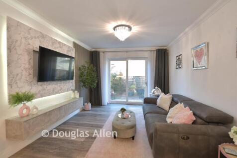 Lounge/Kitchen /Dining Room