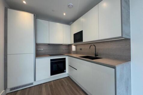 7 Sanday Drive, Colindale, London photo 3
