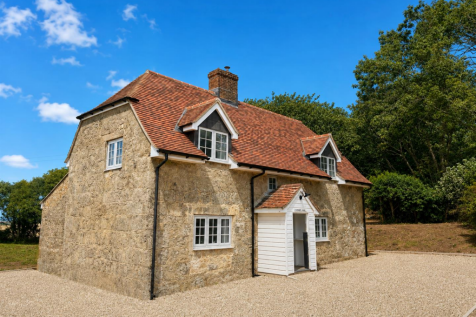 Whitwell Road, Godshill photo 3