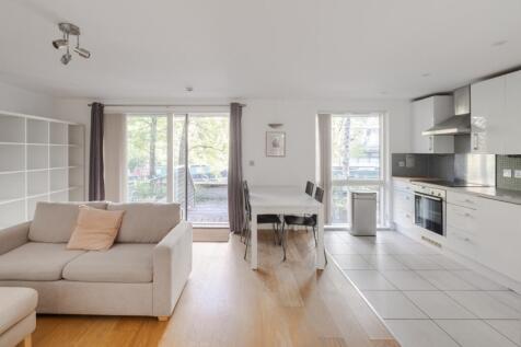 3-bed flat on Orsman Road London N1, £4,000/mo