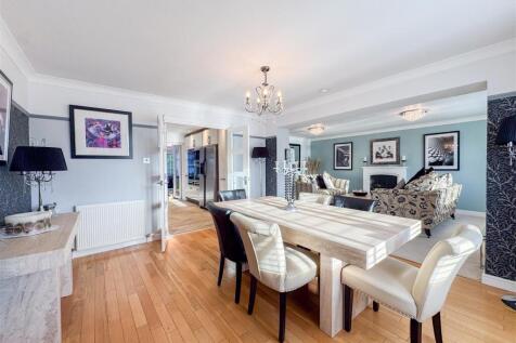 Formal dning room