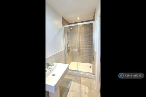 Ensuite -Master Bedroom