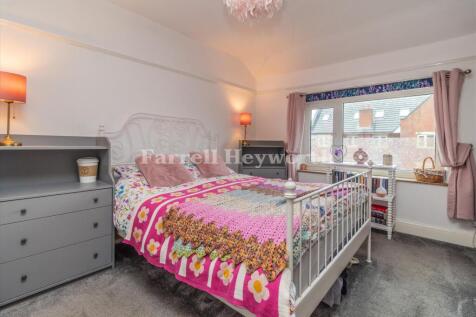 Bedroom 1 image 2 Ne