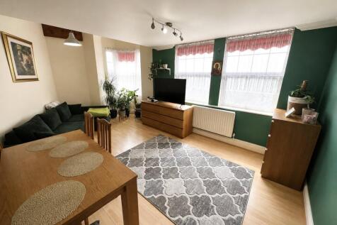 Living Room/Bed 3