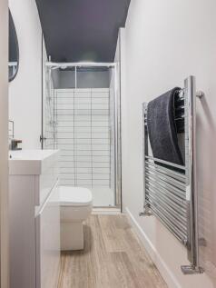 Bed 6 ensuite