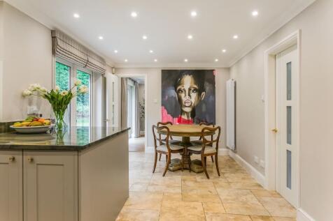 Oakwood Road, Wentworth Estate, Virginia Water GU25 4RZ photo 4