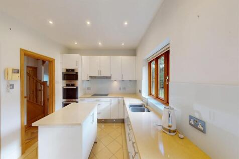 Northfield, Nursery Road, Loughton, IG10 photo 4