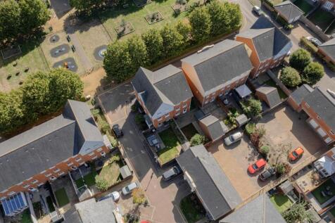 Barrow Gardens, Redhill