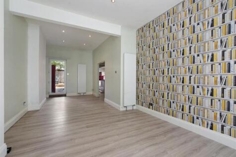 12-ea9dGCWT - 8 Felixstowe Road - Reception 3 -Ori