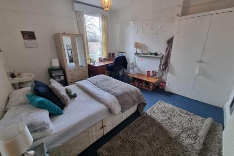 13 St Mary's Crescent photo 5